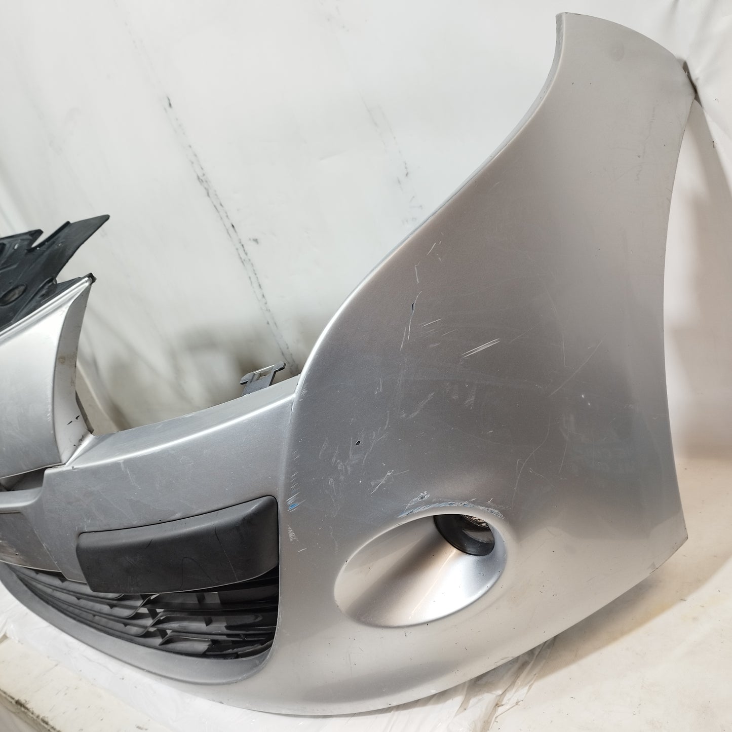 Paraurti anteriore grigio Renault Megane III 2008-2012ecoAC15193