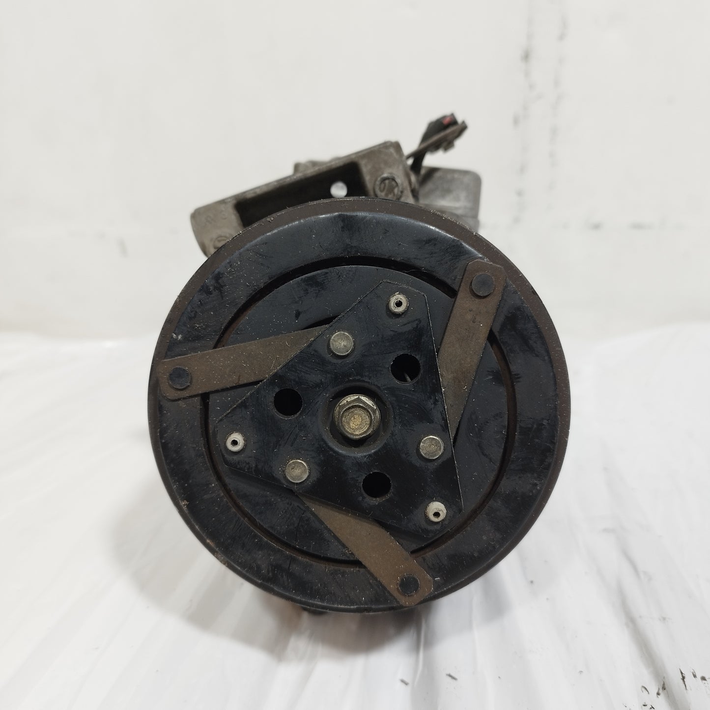 Compressore a / c Nissan Qashqai 2.0 DCI 2010 cod: 92600BR70A ecoAC15403