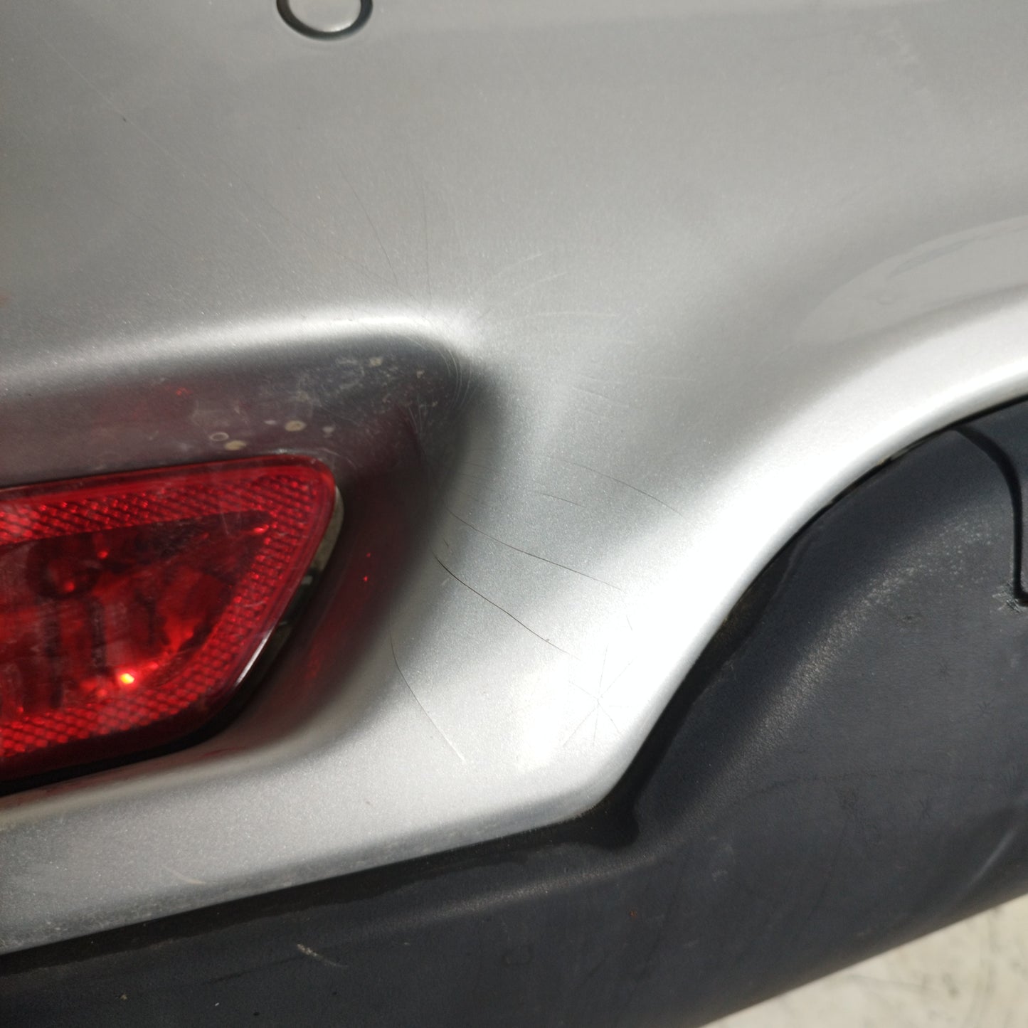 Hellgraue Heckstoßstange Fiat Freemont 2012 ecoAC9046