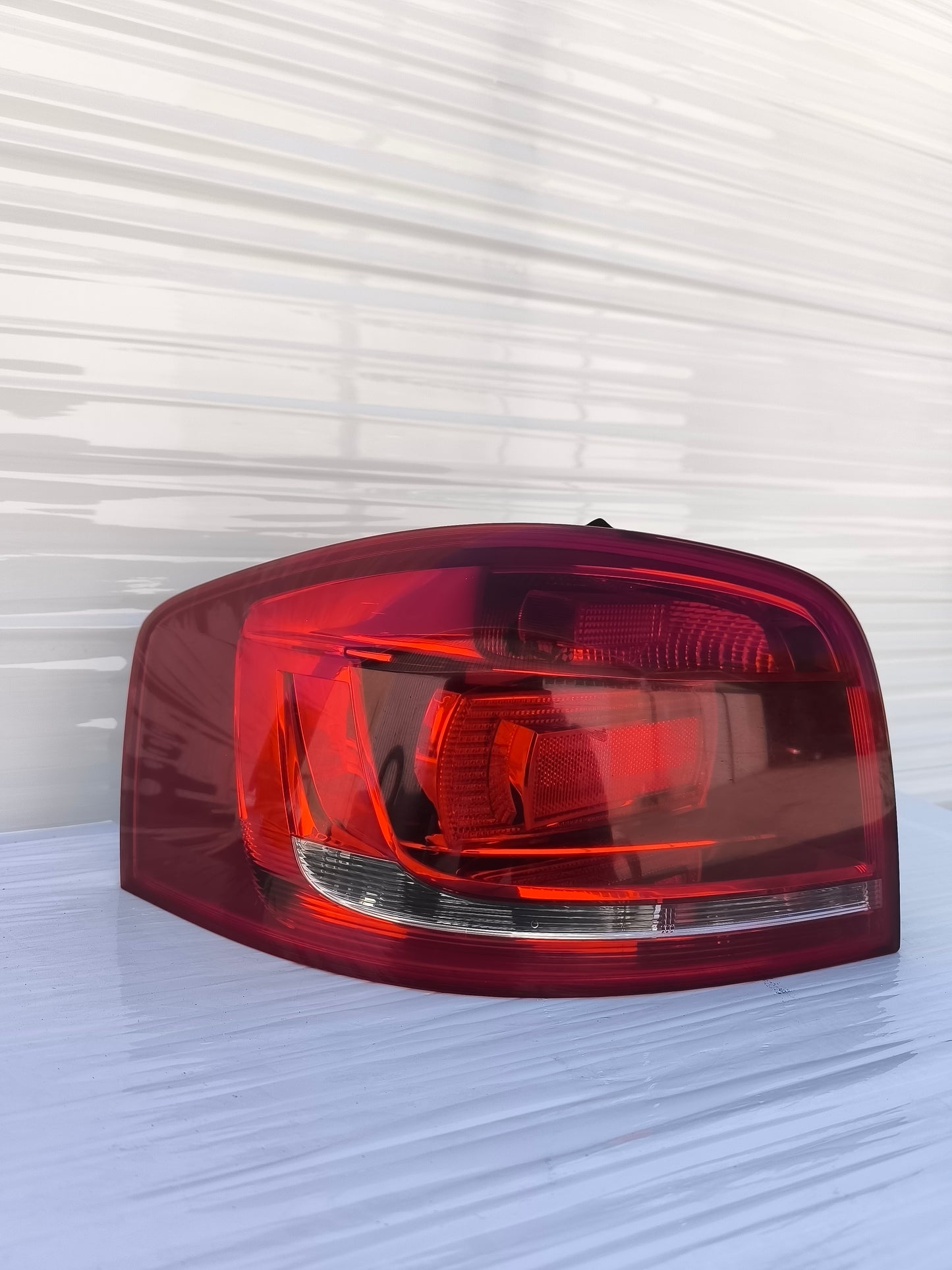 Fanale posteriore sx Audi A3 8P anno 2009 Restyling modello 3 porte cod: 8P394509522S ecoAG8097