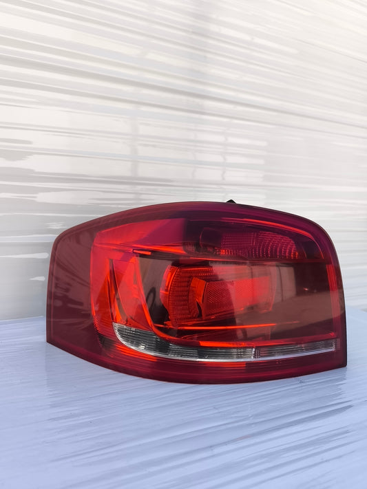 Fanale posteriore sx Audi A3 8P anno 2009 Restyling modello 3 porte cod: 8P394509522S ecoAG8097