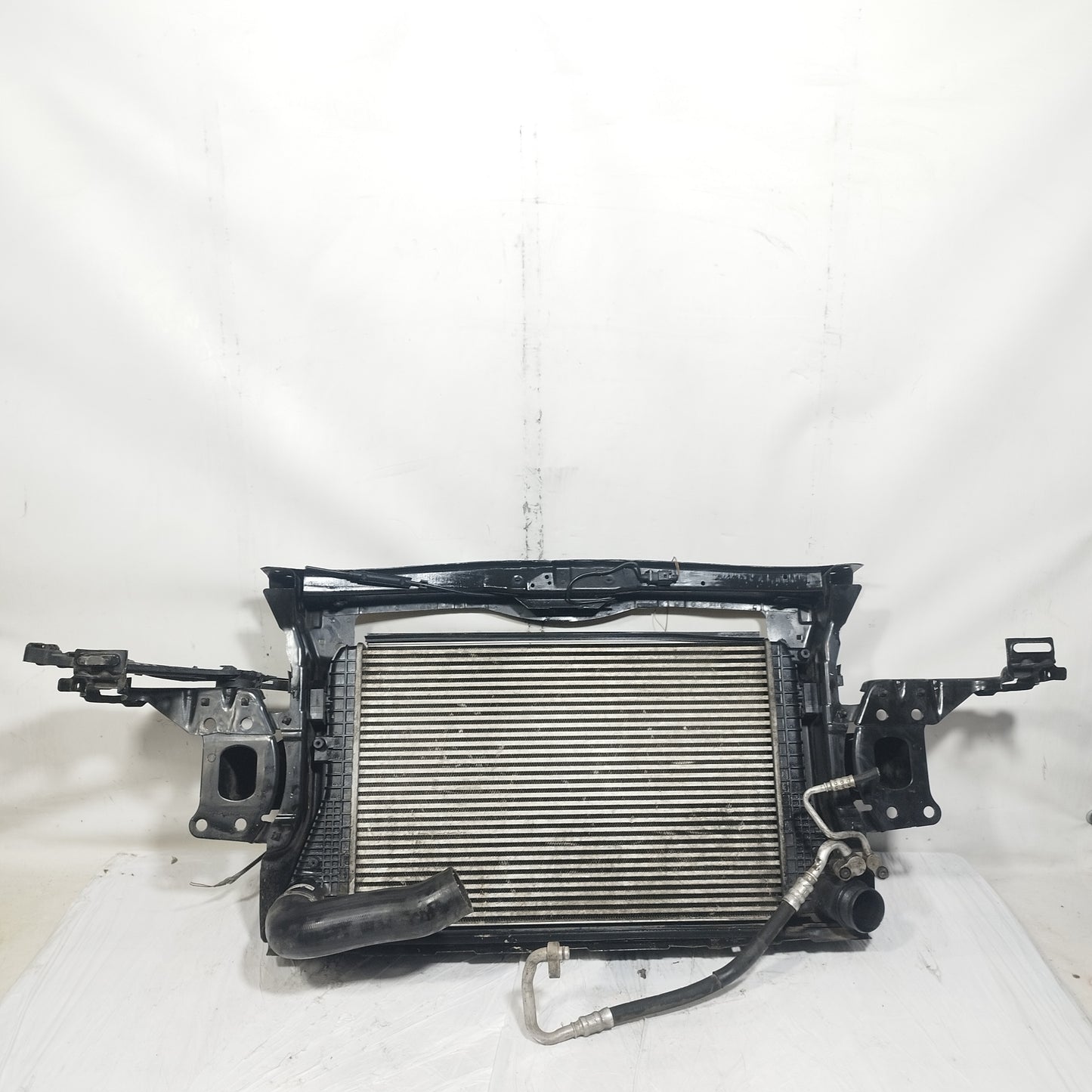 Kompletter Vorderrahmen mit Kühler, Ladeluftkühler und Klimaanlage für Skoda Octavia 2008 1.6 TDI ecoAC094