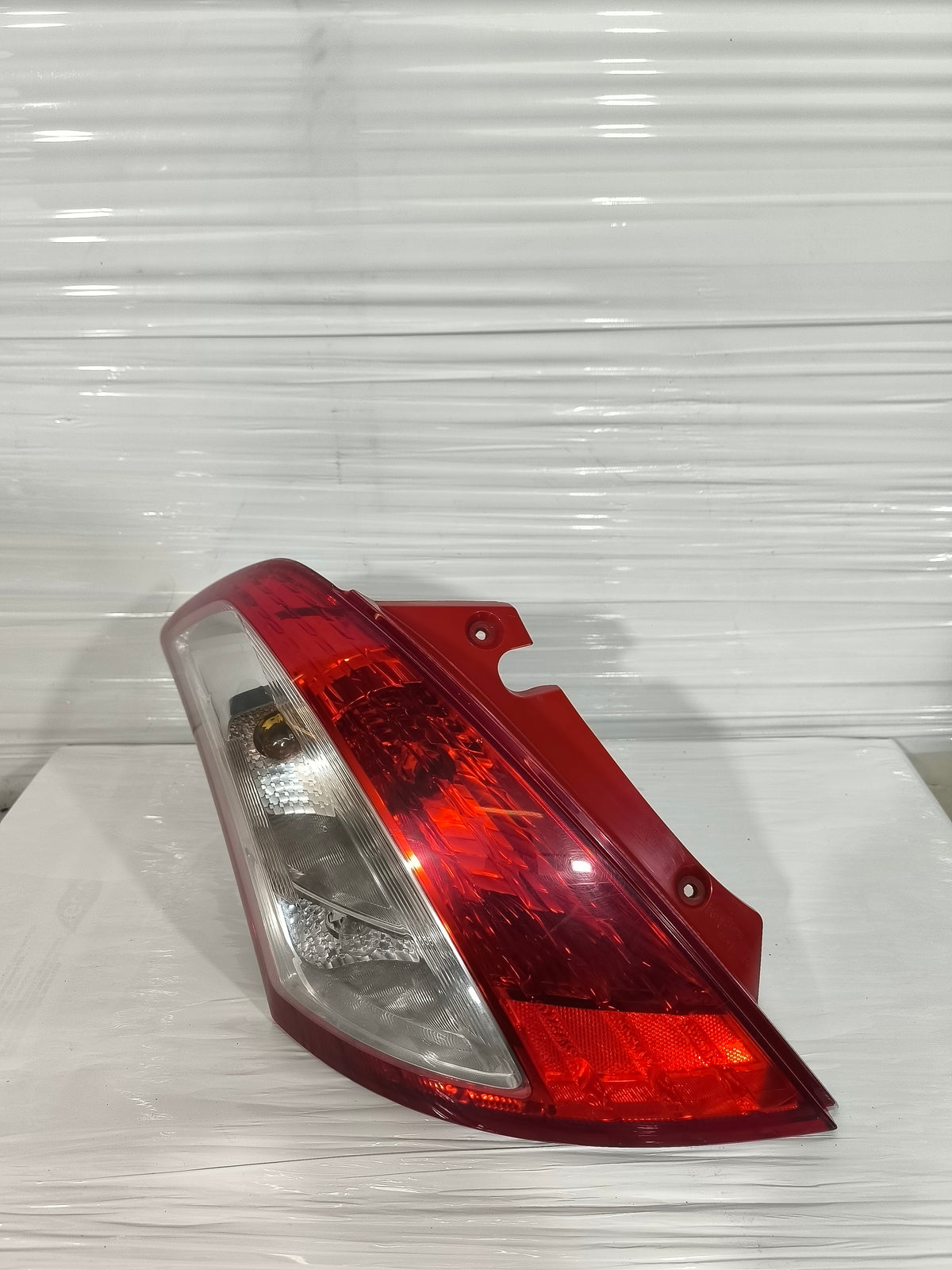 Fanale posteriore sx Suzuki Swift IV (FZ/NZ) 2010-2016 35604-68L00 ecoAG9685