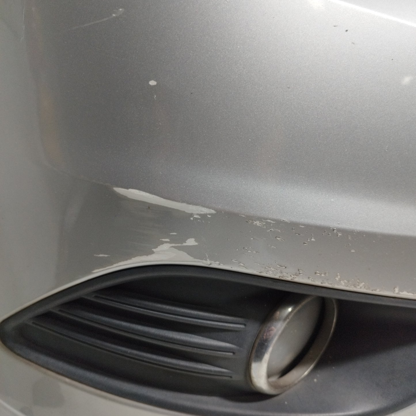 Paraurti anteriore grigio  Ford Focus 2009 ecoAC9944