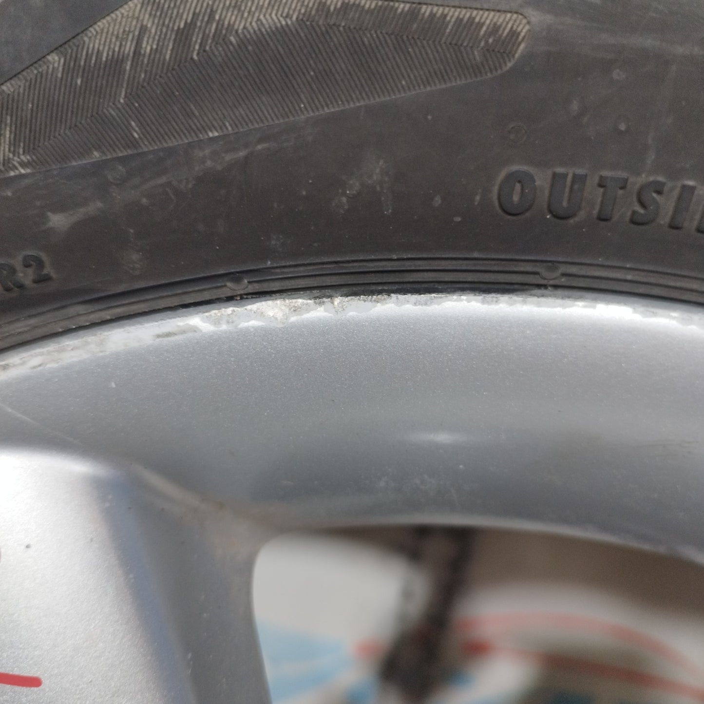 Komplette Leichtmetallfelgen mit Reifen Hyundai IX35 2011 225/60 R17 ecoAC9911