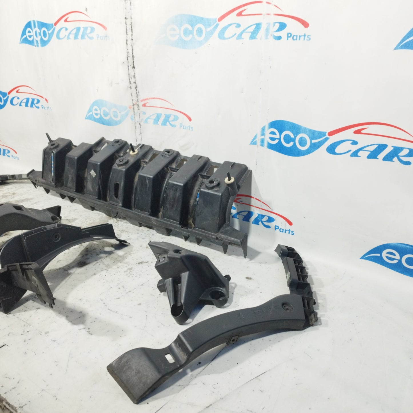 Komplettes Führungsset für die hintere Stoßstange Peugeot 3008 2011 ecoAC9605