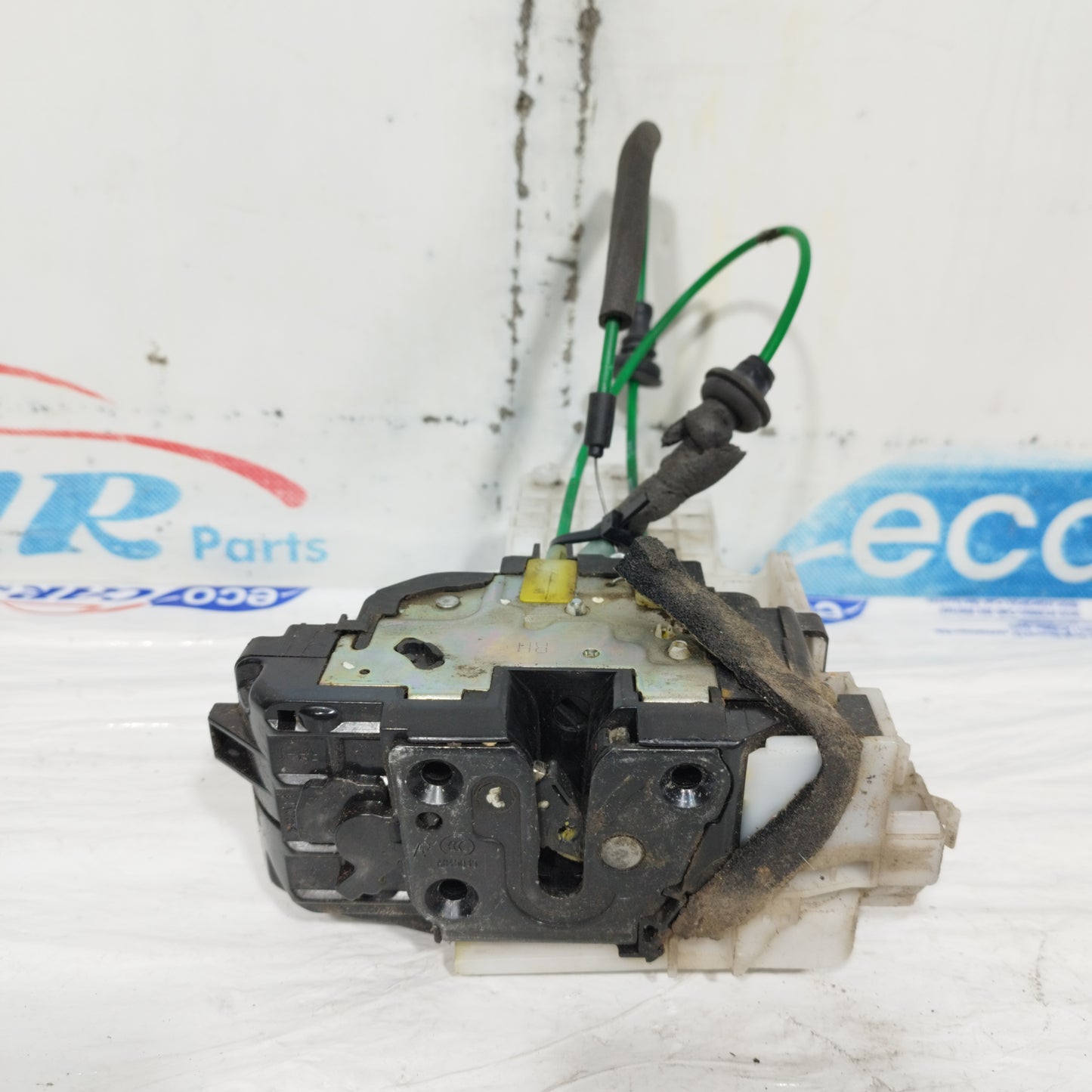 Türschloss vorne rechts Hyundai i30 2010 Code: 81320-2L030 ecoAC10773