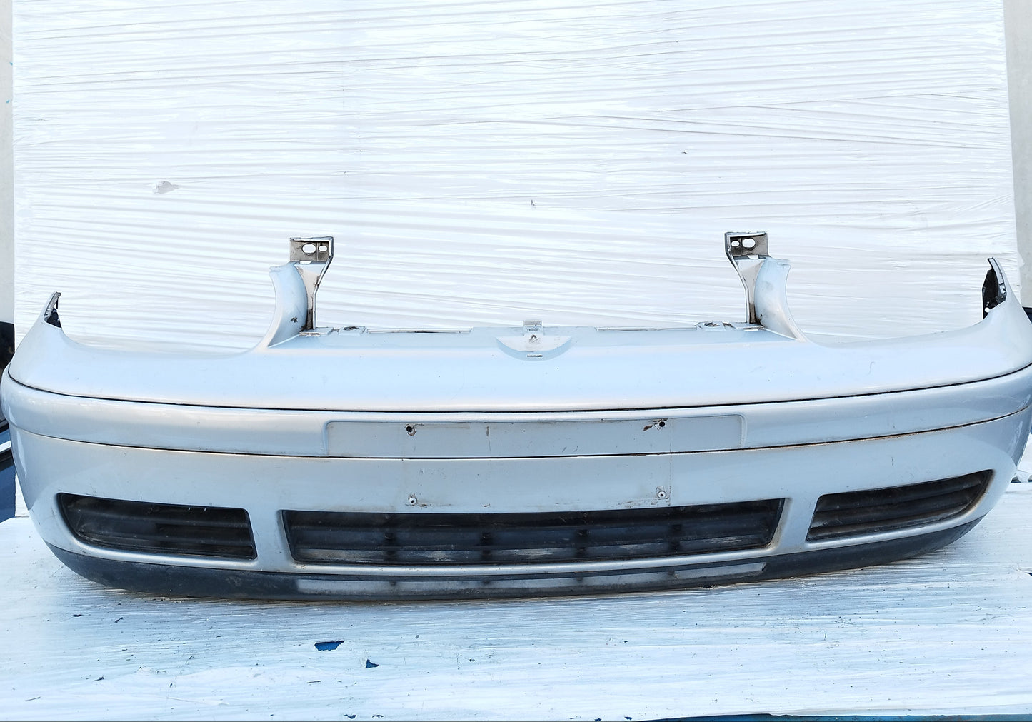 Paraurti anteriore grigio Volkswagen Golf IV 1997-2003 cod: 1e0805903 ecoDM154