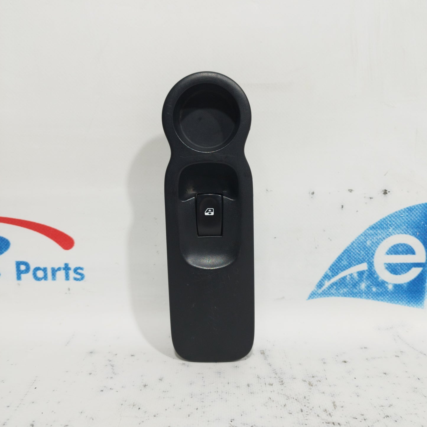 Front right button panel Renault Modus 2008 Code: 8200278436 ecoAC8772