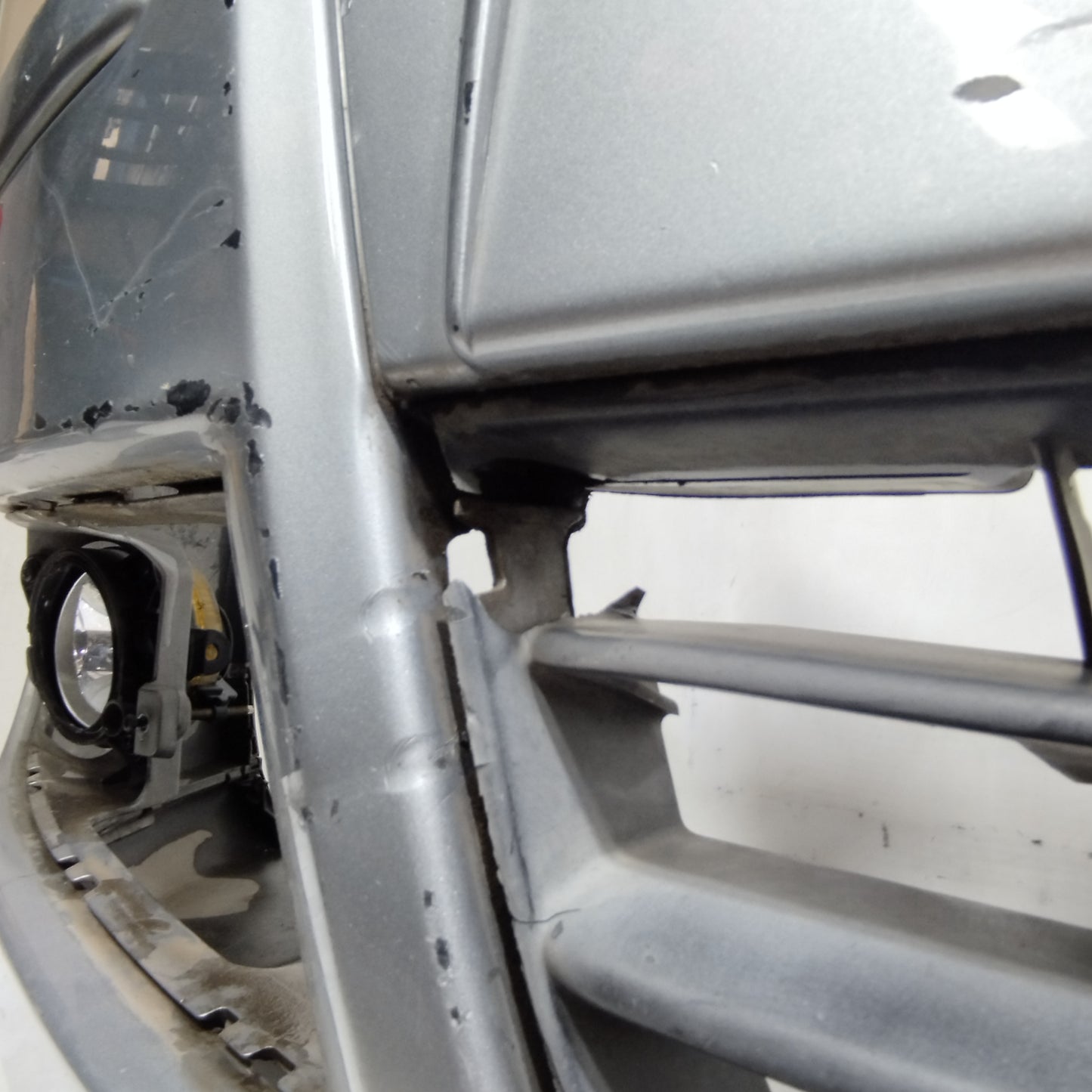 Paraurti anteriore grigio Volkswagen Polo (9N3) 2005-2009 ecoAc15189