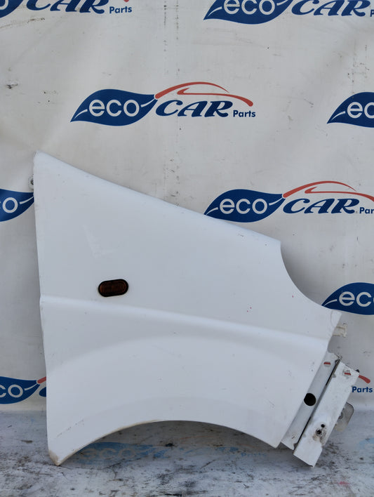 Right fender Opel Vivaro white 2005 ecoAG5467