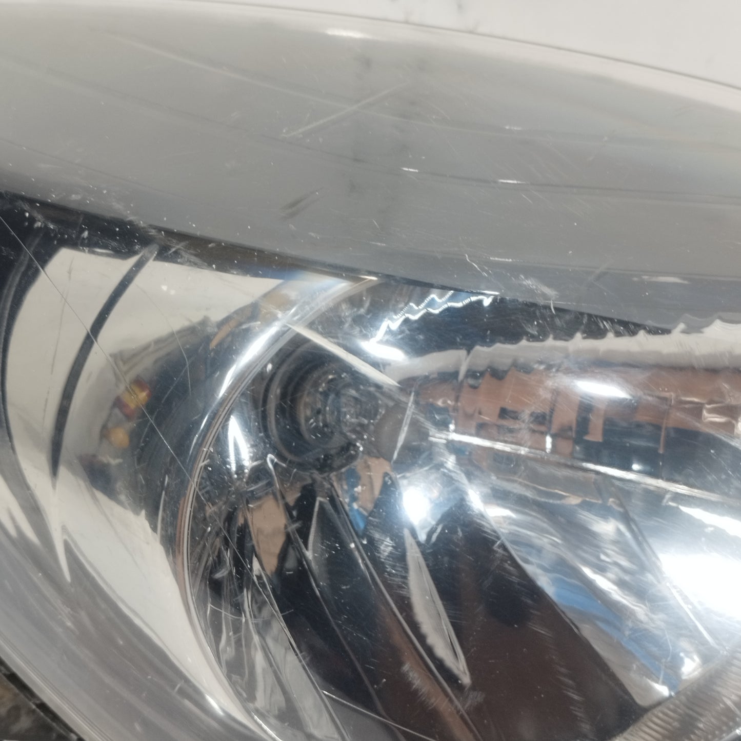 Renault Twingo 2012 rechter Frontscheinwerfer Code: 90004095 ecoAC13430