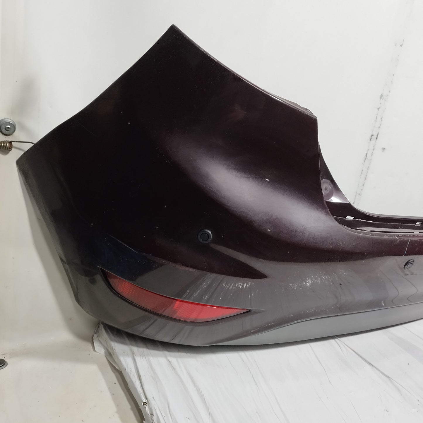 Paraurti posteriore bordeaux Ford Fiesta 2010 ecoAC14913
