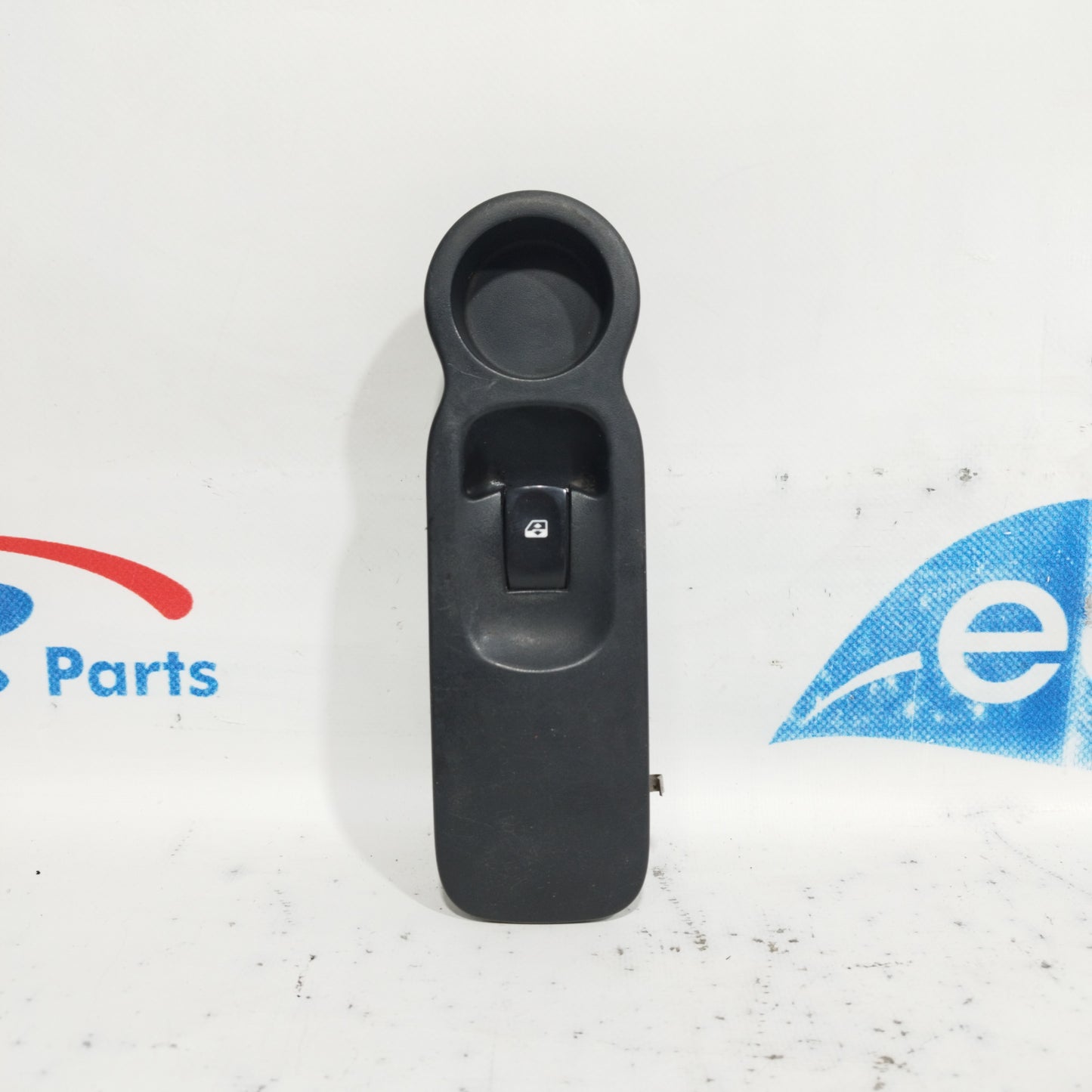 Front right button panel Renault Modus 2008 Code: 8200278436 ecoAC8521
