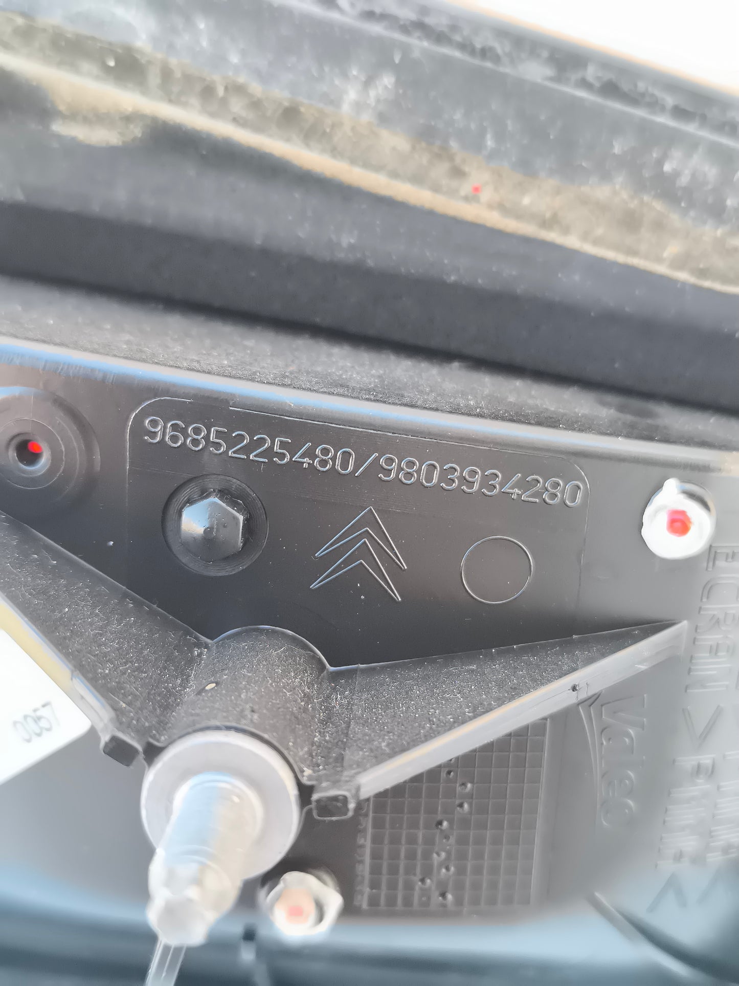 Citroen C3 2012 ecoAG6987 right inner rear light has a small internal lesion no water