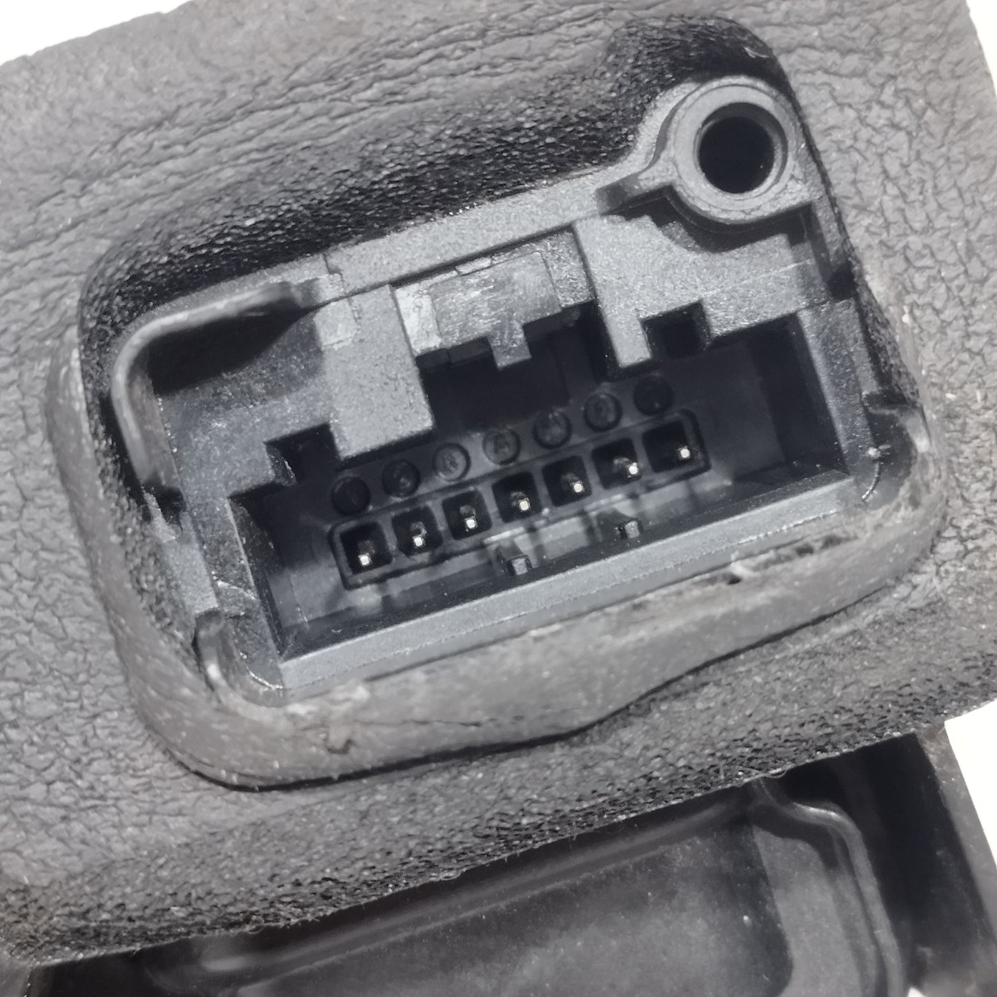 Rear lock right Volkswagen Polo 2016 7Pin Code: 6R4839016A ecoAC12262