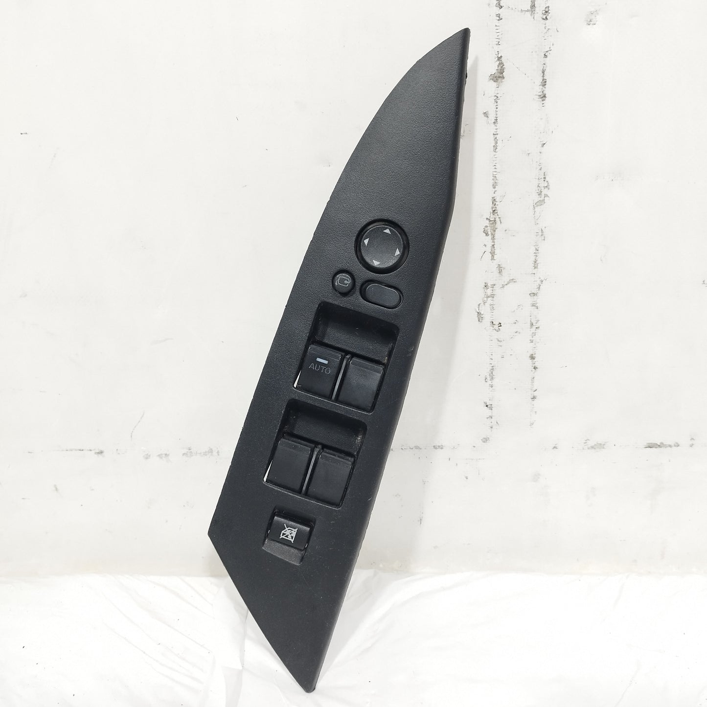 Pulsantiera alzacristalli anteriore sx Mazda 3 II serie 2009-2013 cod: BDB8684L6 ecoAC16213