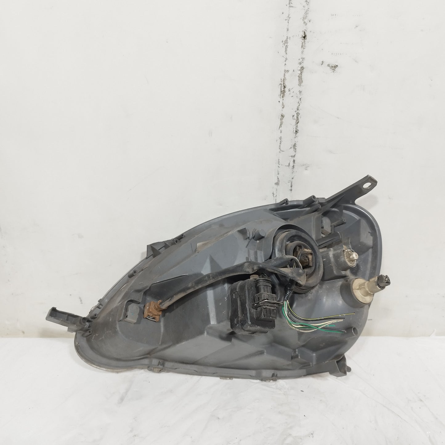 Fanale anteriore dx Toyota Yaris 2003-2005 Restyling cod: 89008657 ecoAC16717