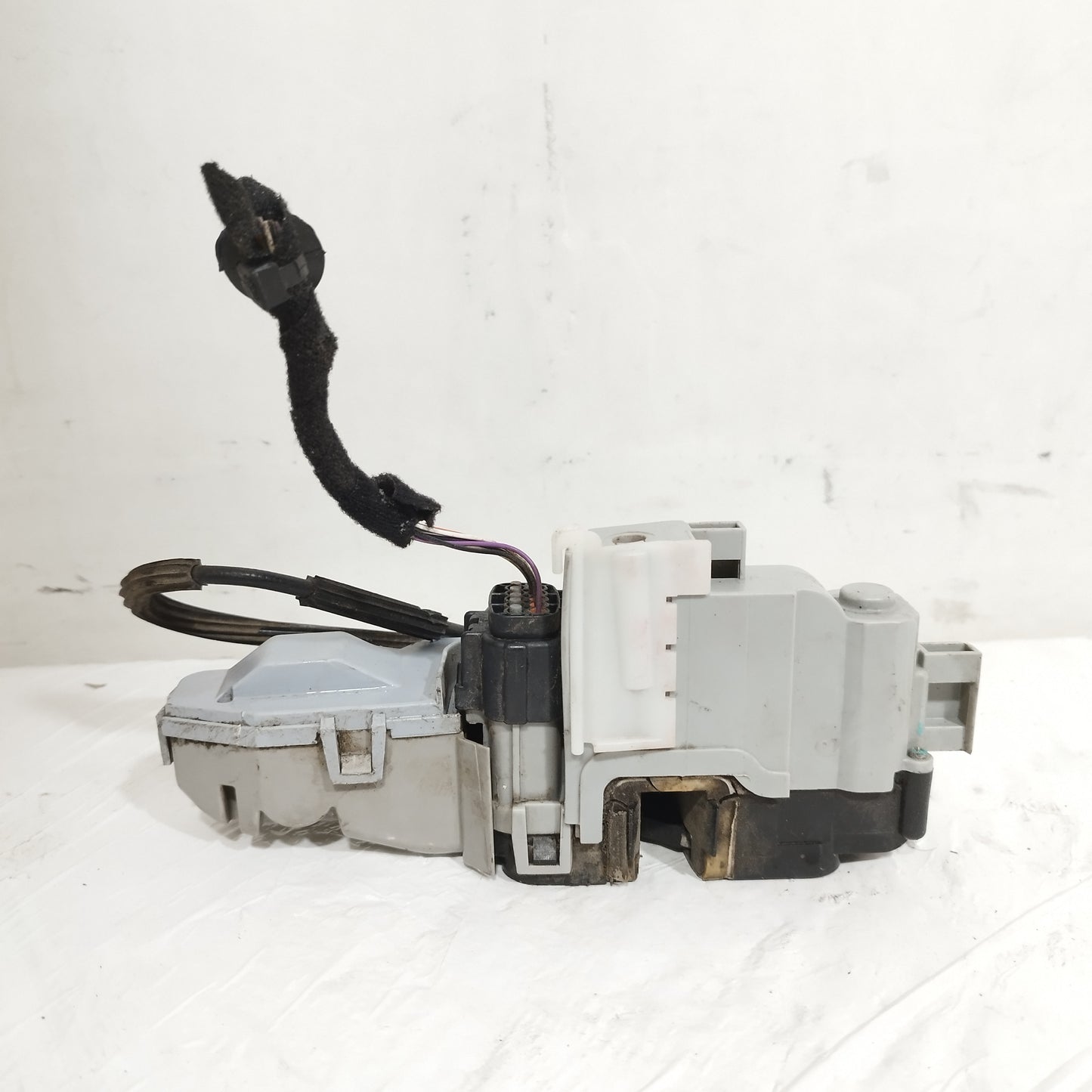 Serratura anteriore sx Lancia Delta III (844) 2008-2014 ecoAC16485
