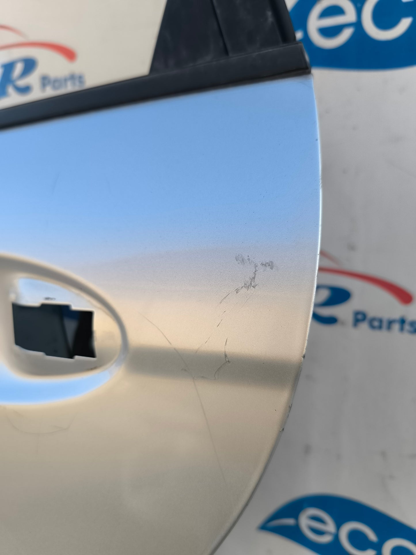 Sportello posteriore sx grigio argento Ford Fiesta 2011 ecoAG6202