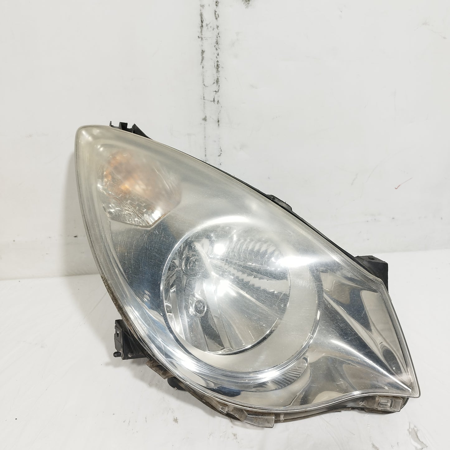 Fanale anteriore dx Opel Agila 2008-2014 cod: 35100- 52k00 ecoAC14840