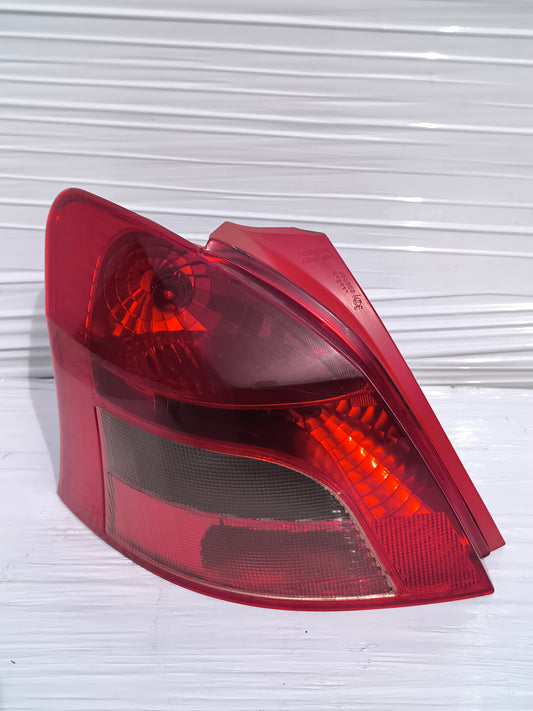 Fanale posteriore sx Toyota Yaris II (XP90) anno 2006-2009 ecoAG8388