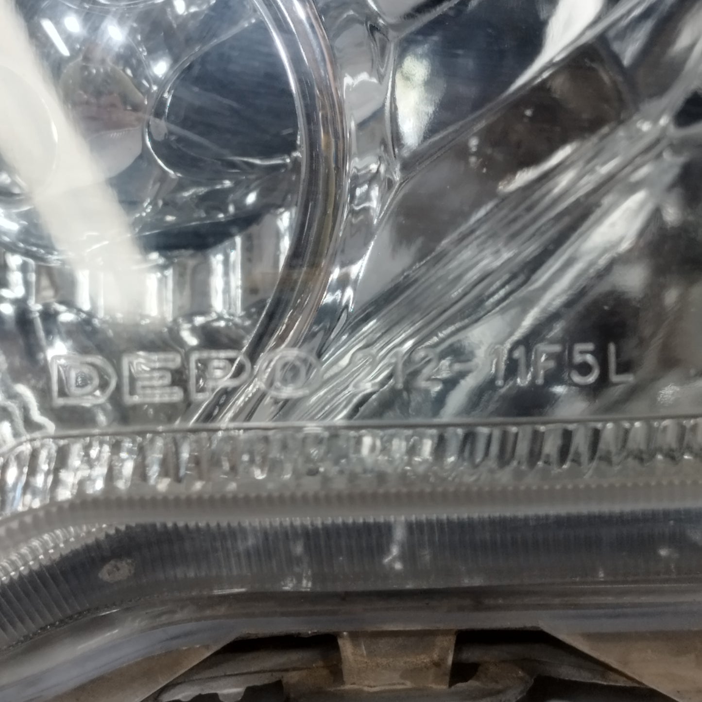 Fanale anteriore sx Toyota Yaris 2003-2005 Restyling DEPO cod: 212-11F5L ecoAC16861