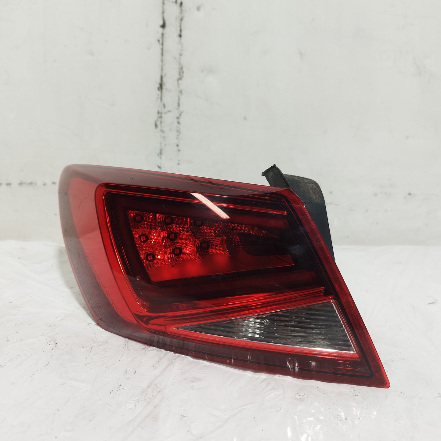 Fanale posteriore sx esterno a led Seat Leon (5F) Berlina 5 porte 2013-2016 ecoAC16065