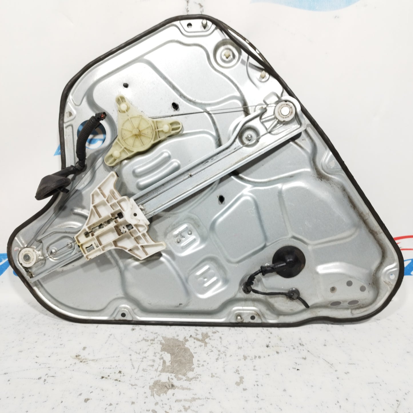 Gepäckträger hinten links Hyundai I30 2009 Code: 83470-2R050 ecoAC8816