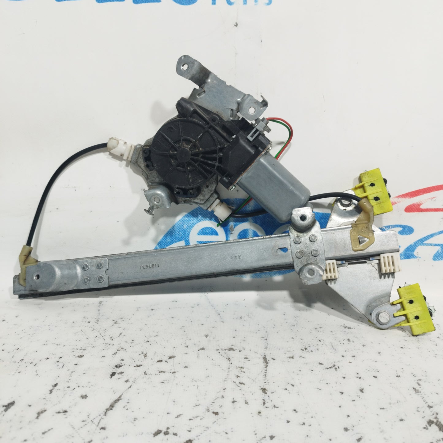 Rear rack right Nissan Qashqai 2010 code: 119767J ecoAC8733