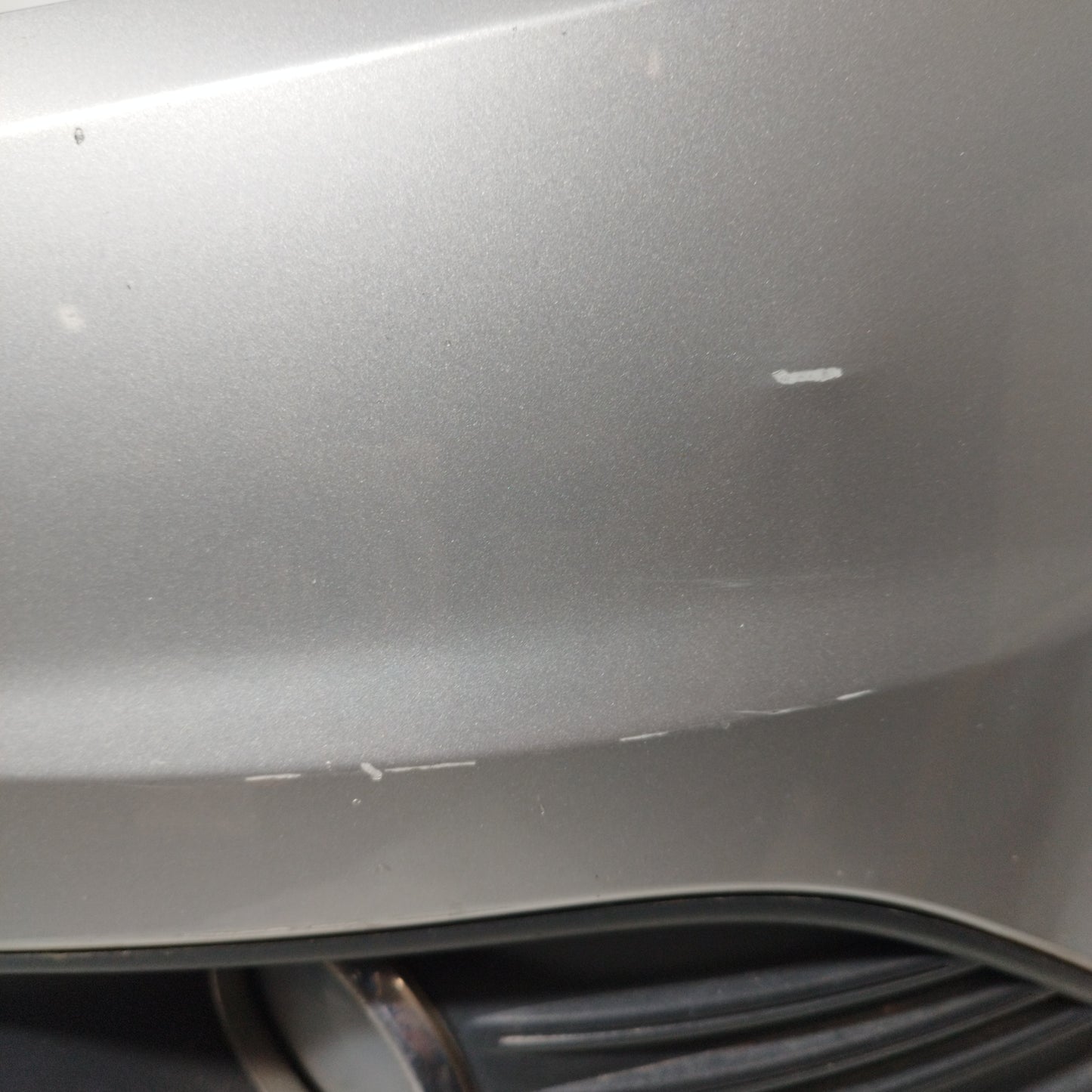 Paraurti anteriore grigio  Ford Focus 2009 ecoAC9944