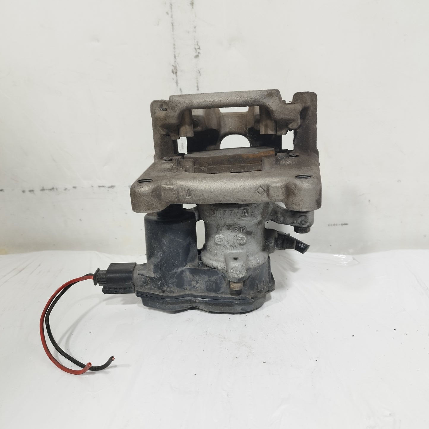 Pinza Freno elettrica posteriore dx Peugeot 2008 II (P24) 1.5 D 2021 cod: 9842295180 ecoAC15626