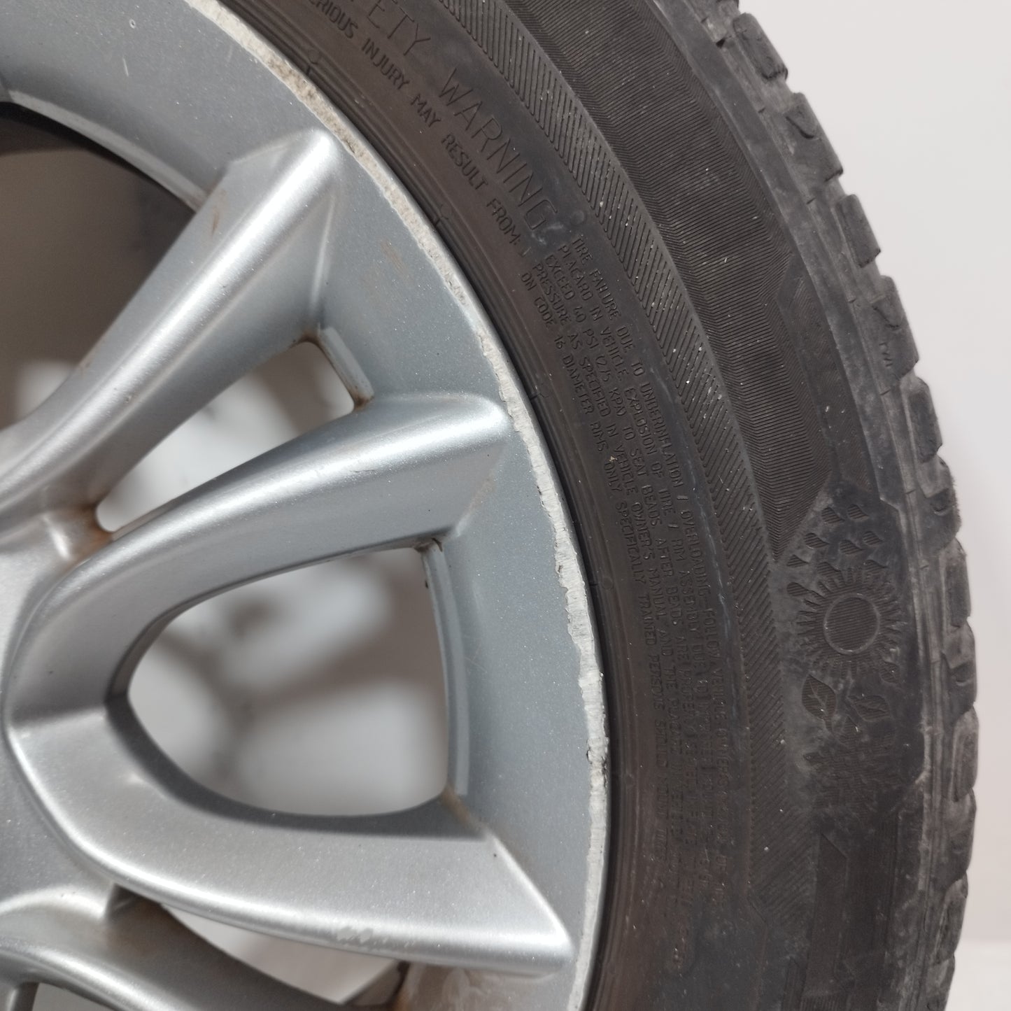 Cerchi in lega completi di gomme Lancia Delta 2011 ecoAC12231