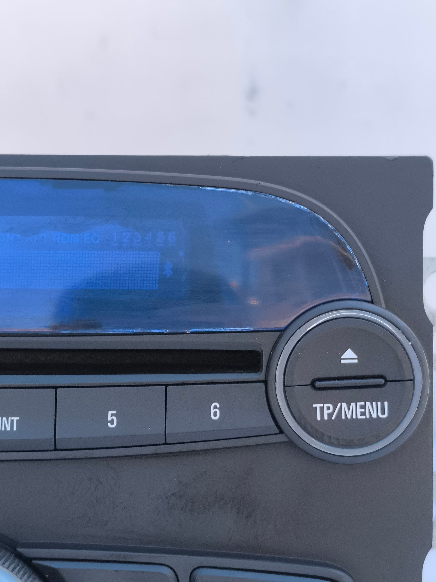 Chevrolet Spark Autoradio, Baujahr 2010, Code 95986359 ecoAG7343, Display leicht abgenutzt