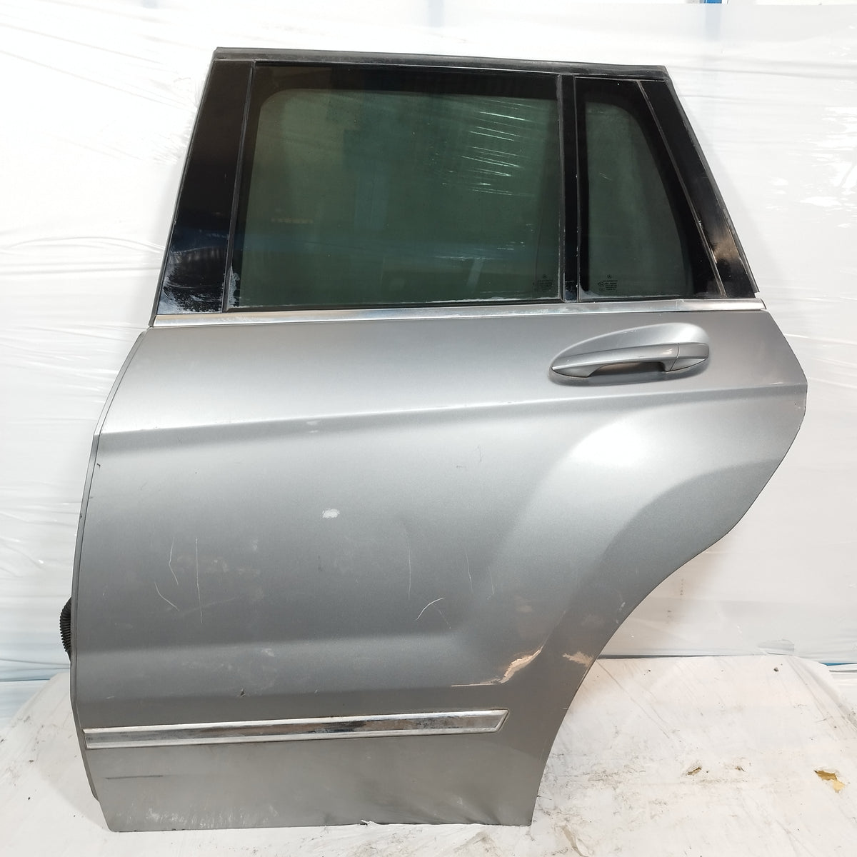 Sportello posteriore sx grigio scuro Mercedes GLK (X204) 2008-2015 ecoAC17089