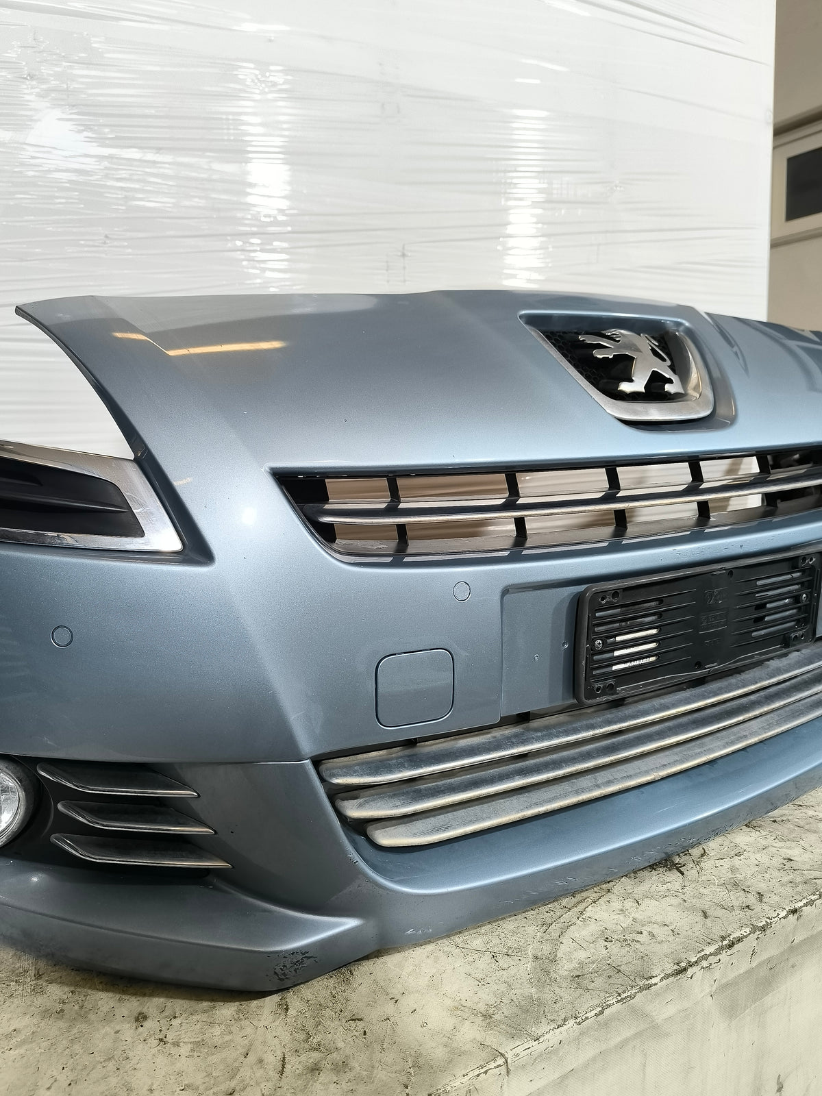 Paraurti anteriore celeste scuro Peugeot 5008 I anno 2009-2013 ecoAG9697