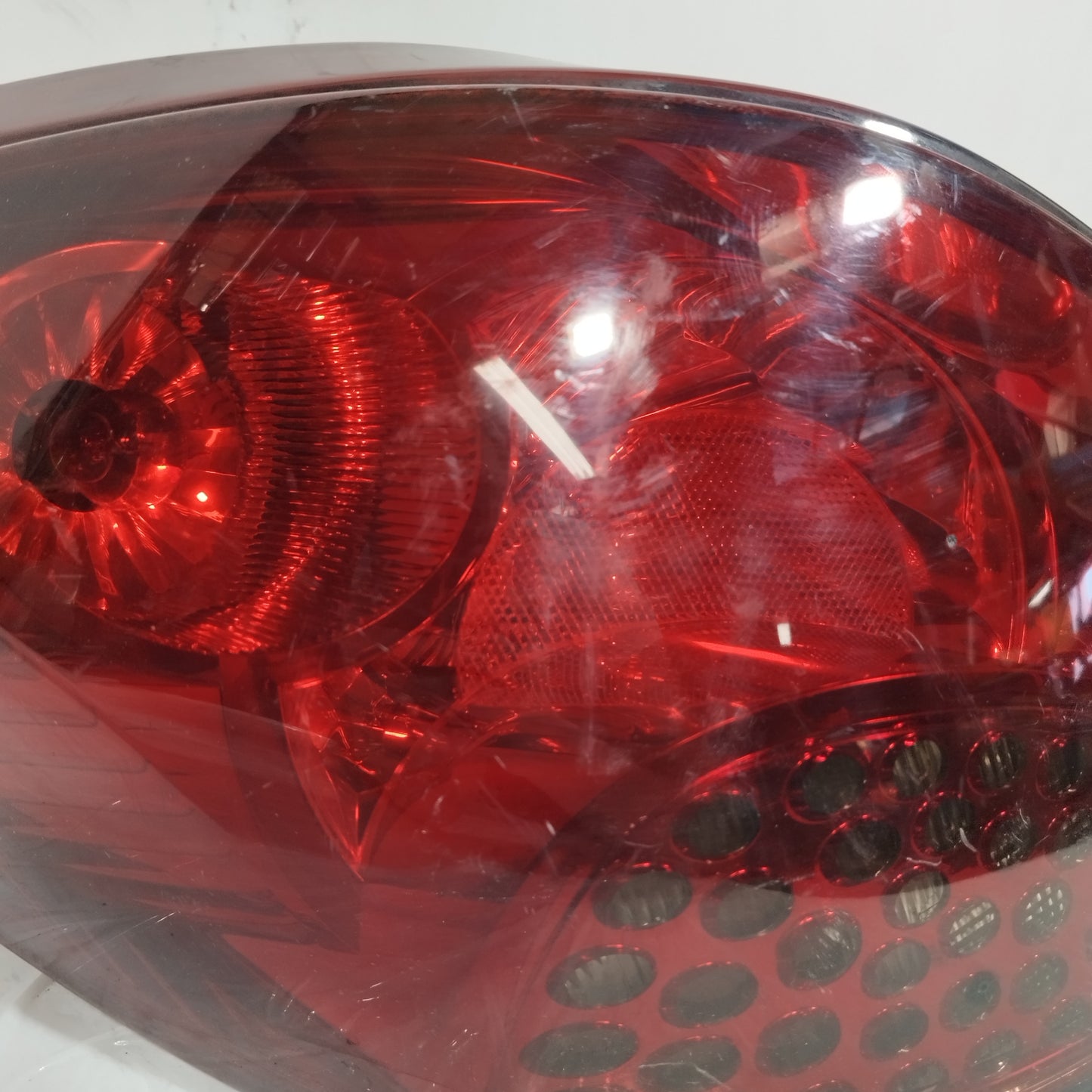 Linke Rückleuchte Peugeot 207 Cabrio 2008 Code: 9680231380-00 ecoAC13564