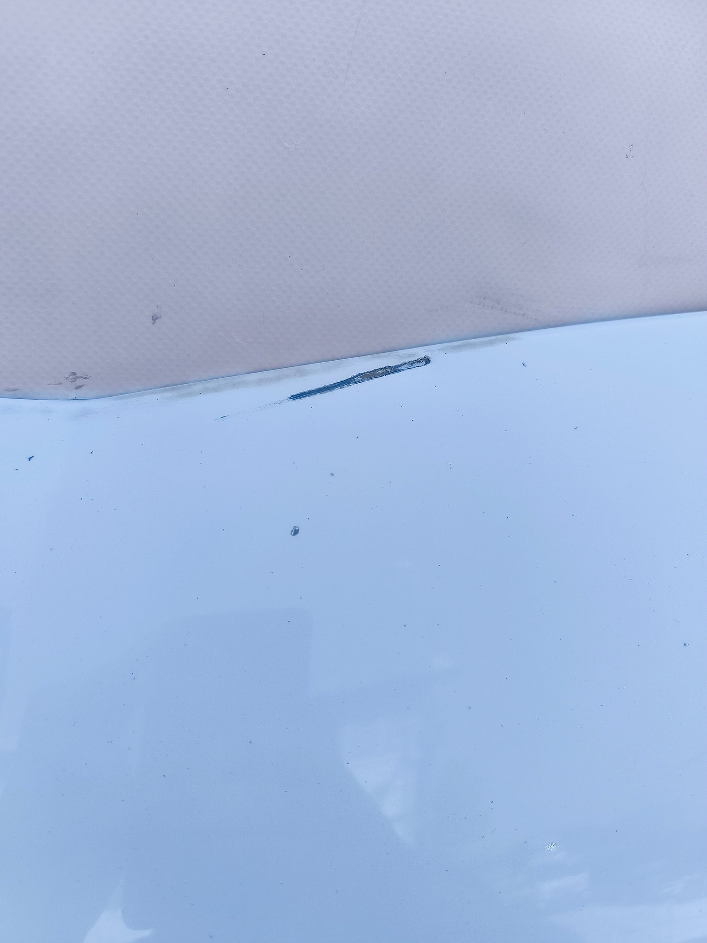 Renault Trafic weiße Motorhaube Baujahr 2007 ecoAG7158