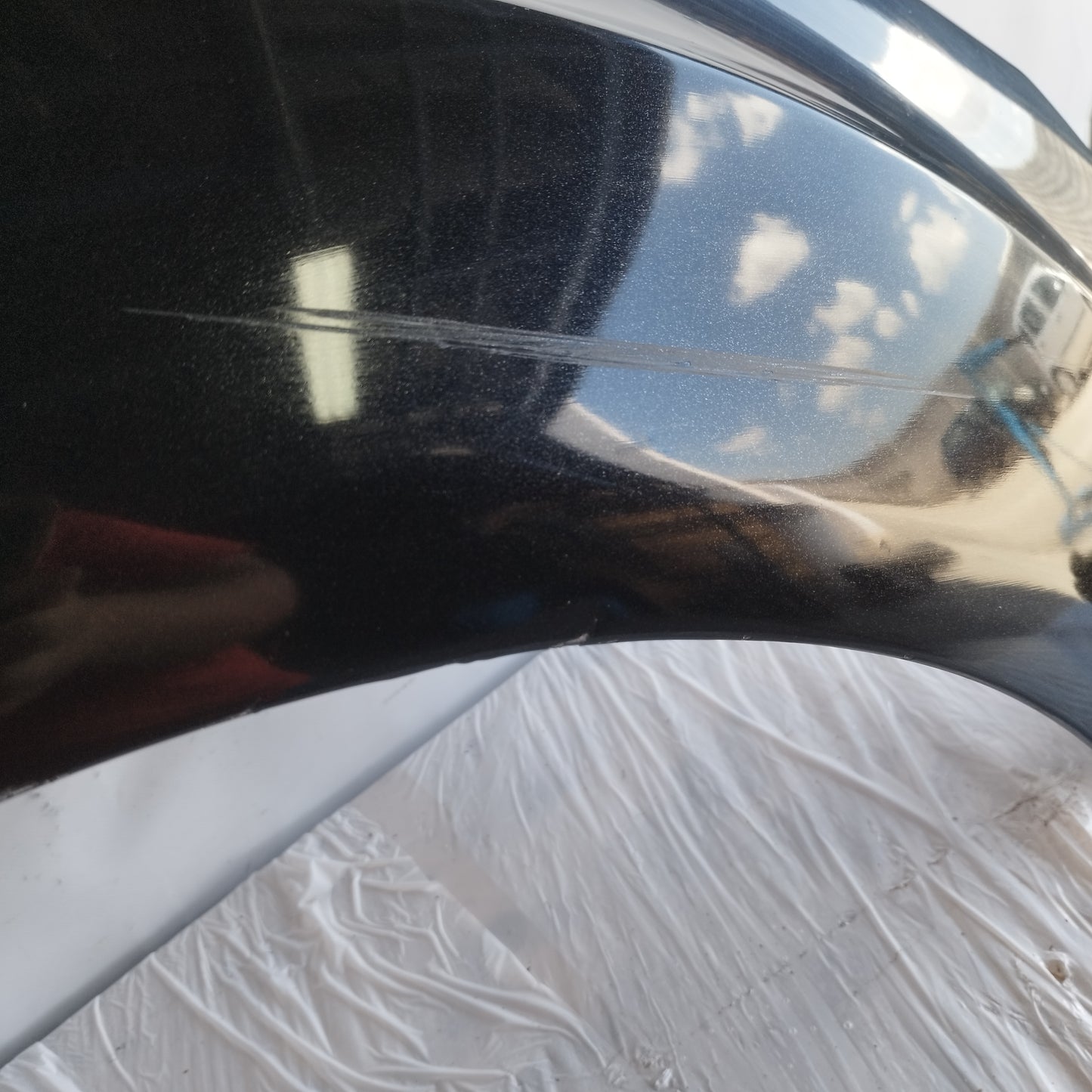 Schwarzer rechter vorderer Kotflügel Ford C-Max 2011 ecoAC13085