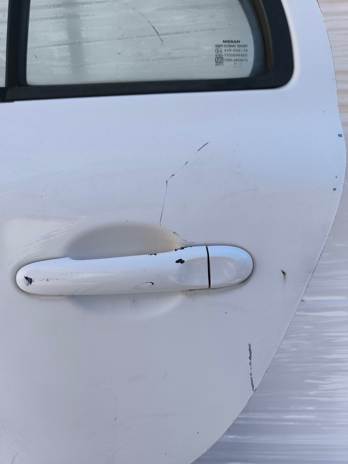 Sportello bianco posteriore sx Nissan Micra k13 2010-2013 ecoAG8035