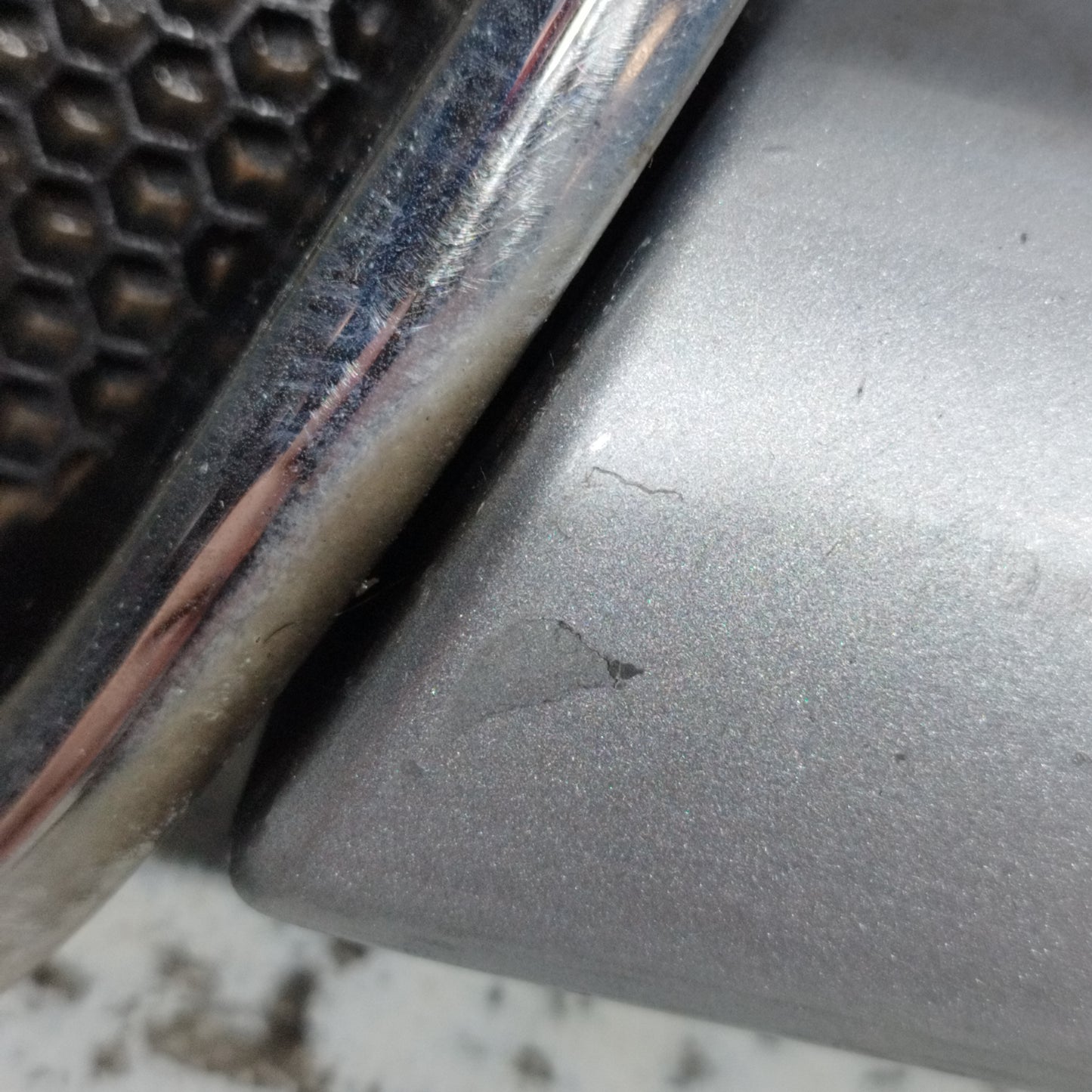 Peugeot 206 2004 ecoAC10605 grauer Kühlergrill