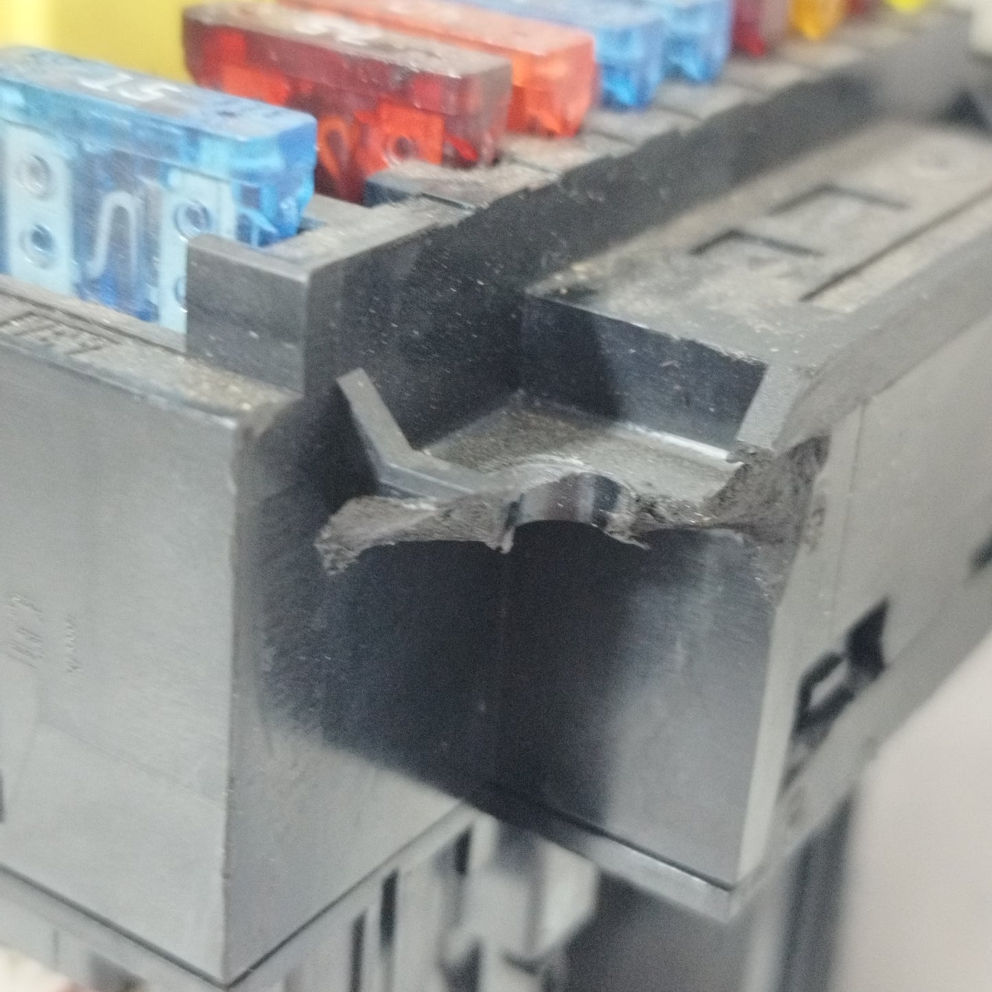 Centralina Portafusibili Mercedes Classe C W203 2.2 CDI 2004 Cod: 2035453001 ecoAC11036