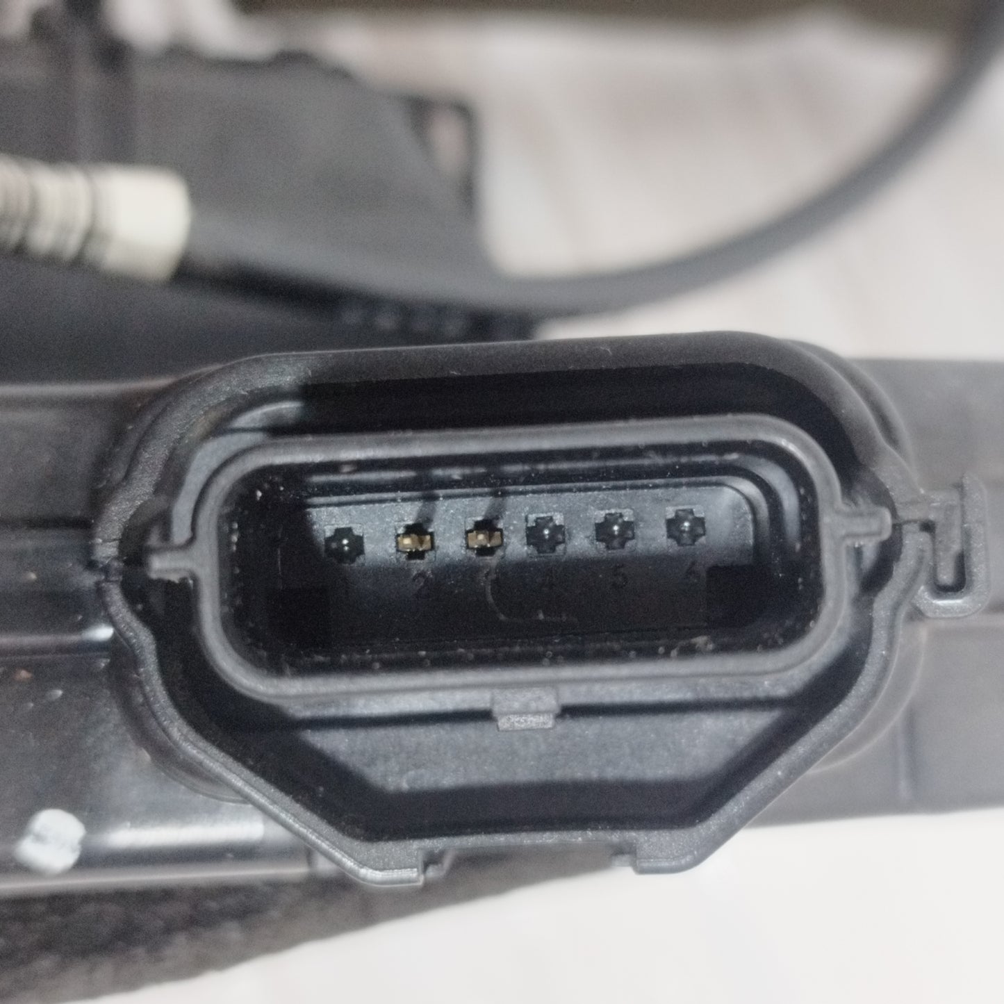 Serratura posteriore dx Nissan Micra K14 2017 2 Pin Cod: 825005fa0a ecoAC11677