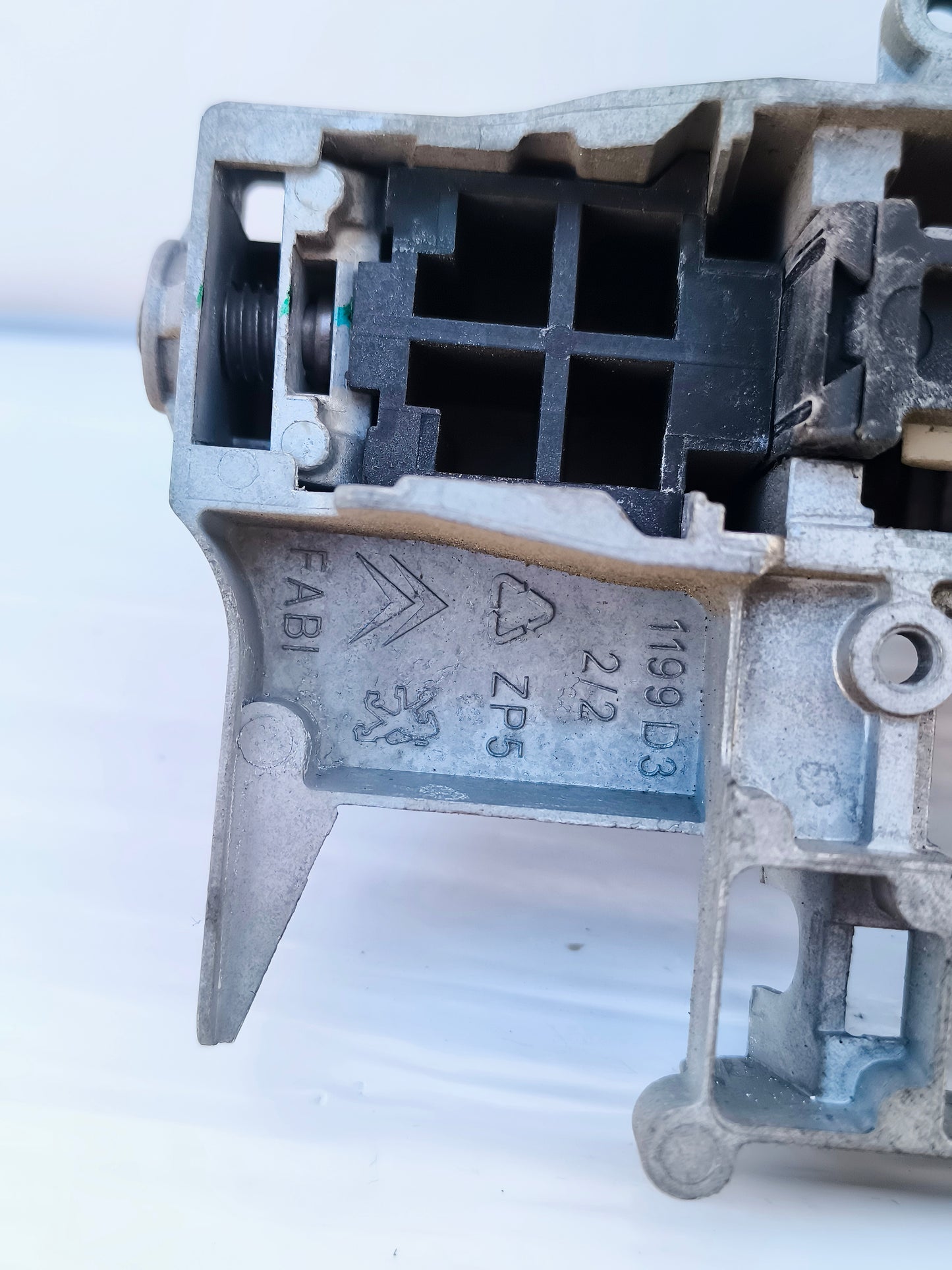 Maniglia esterna anteriore destra grigia Citroen Berlingo anno 2009 ecoAG6966