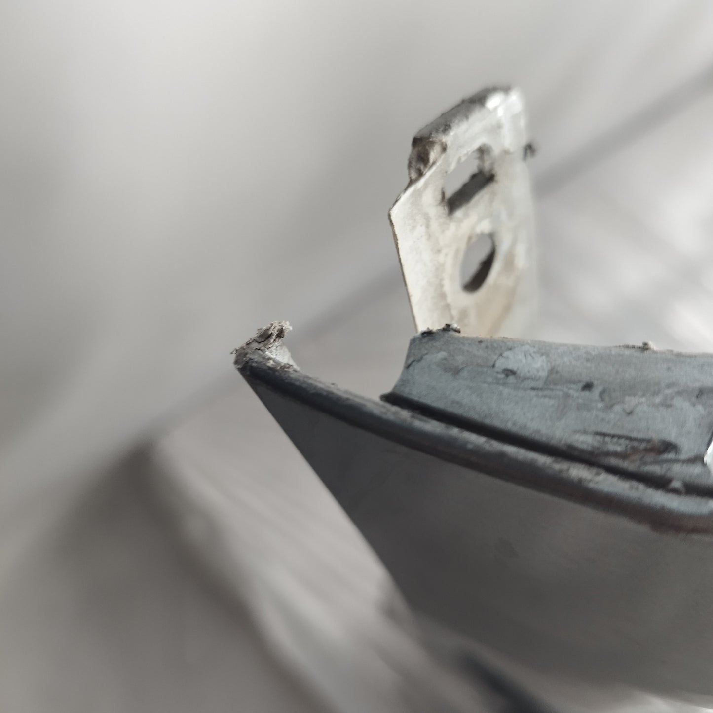 Frontstoßstange in Dunkelgrau für Opel Astra J 2010 ecoAC13079