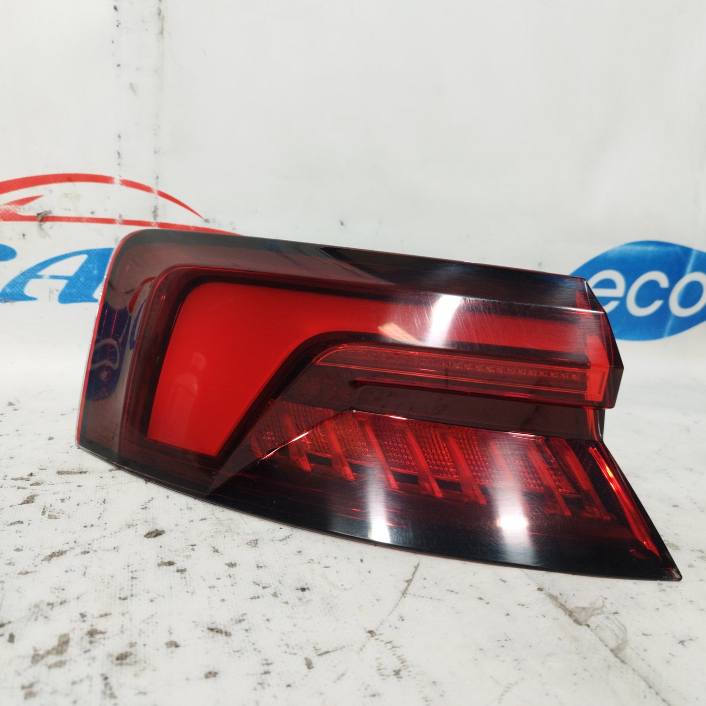 Audi A5 40g-tron 2019 ecoAC10324 linke Außenrückleuchte