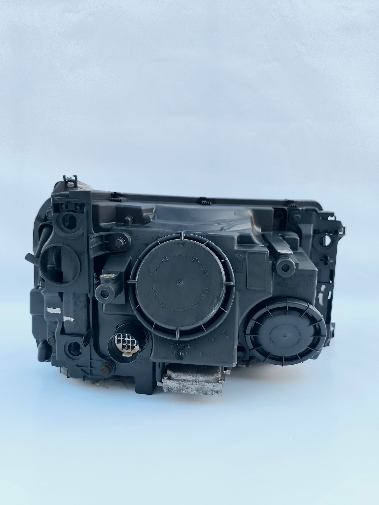 Left Xenon front light Land Rover / Range Rover Sport year 2011 ecoAG6377