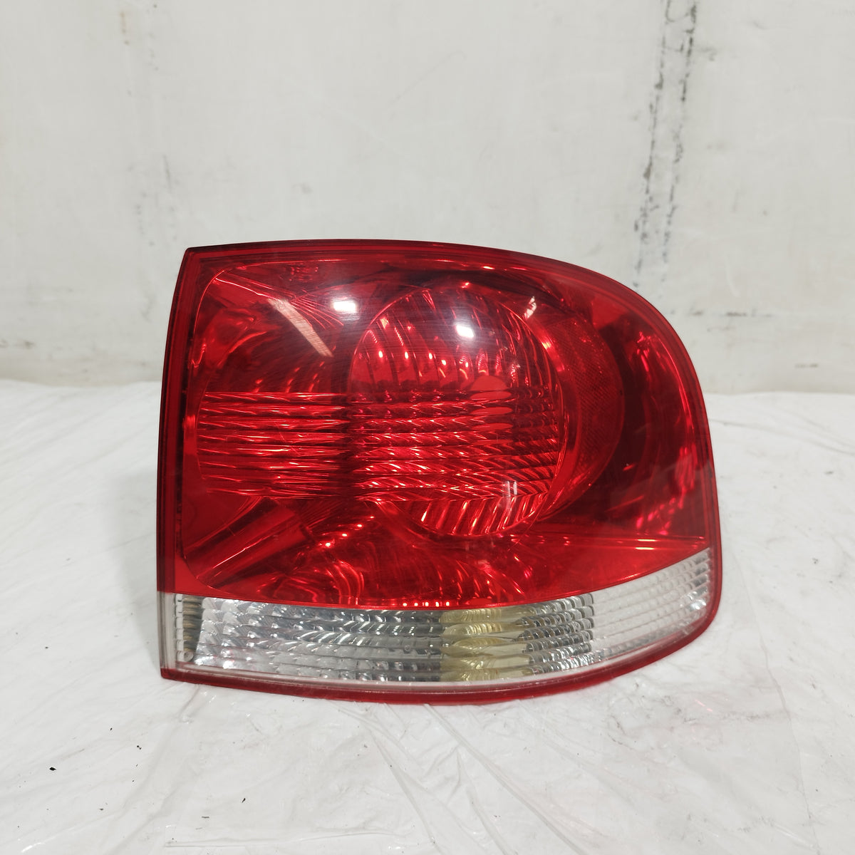 Fanale posteriore esterno dx Volkswagen Touareg I (7L) 2003-2007 cod: 28258002 ecoAC16728