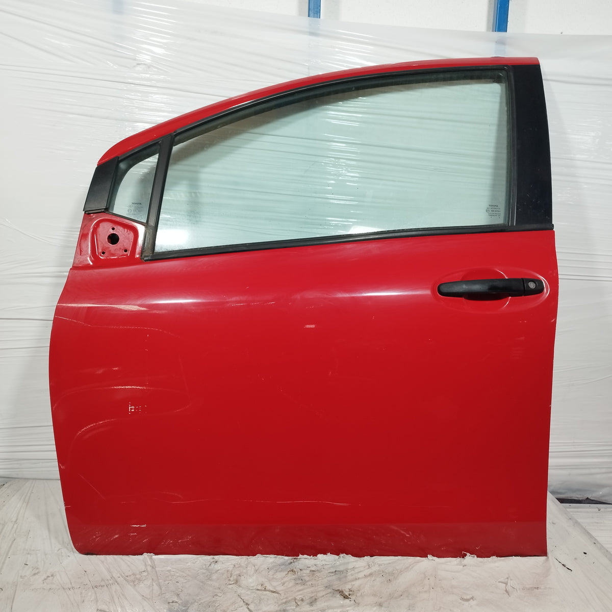 Sportello anteriore sx rosso Toyota Yaris II (XP90) 2005-2011 ecoAC17323
