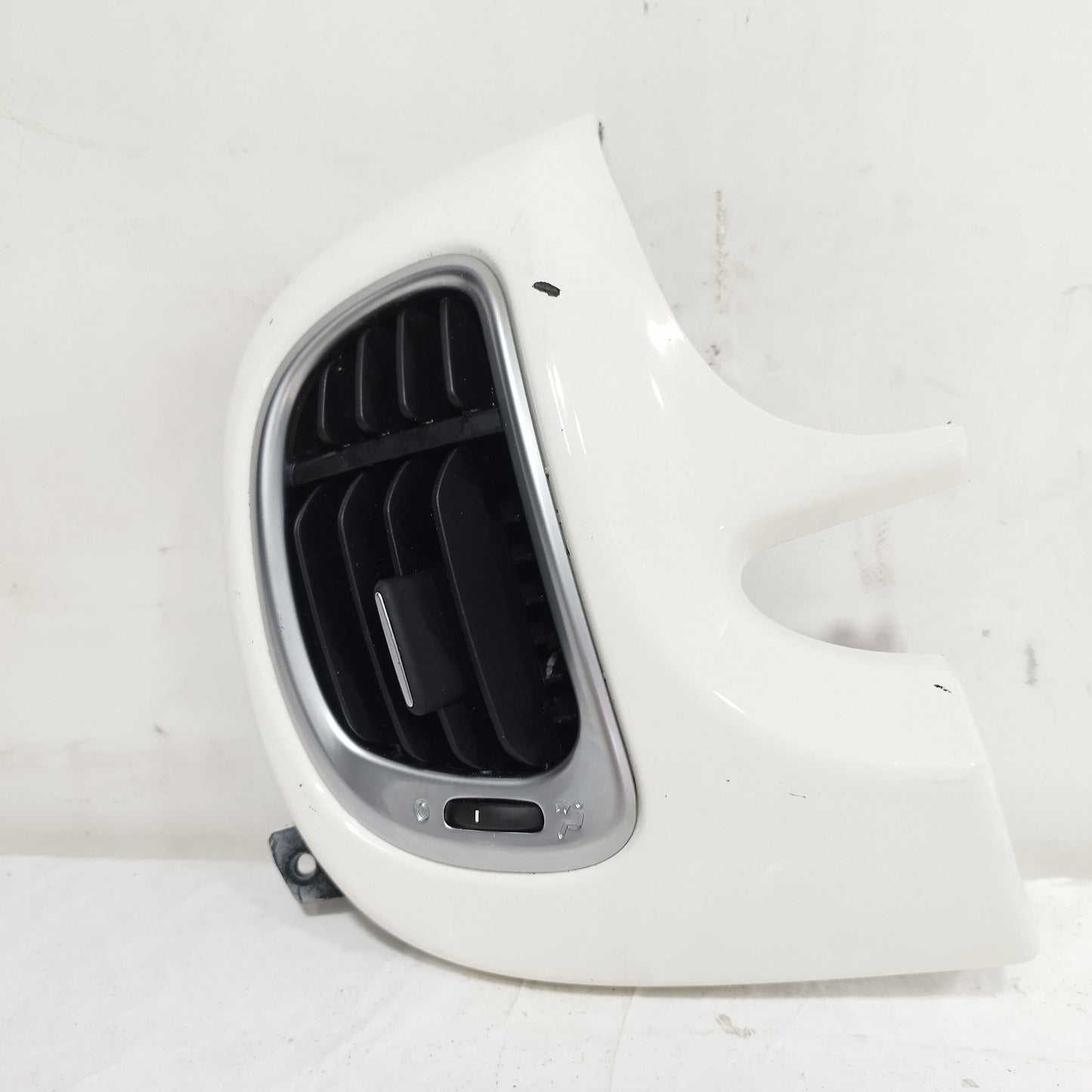 Cornice con bocchetta aria lato sx Fiat 500L (330) 2012-2017 cod: 51892473 ecoAC16356